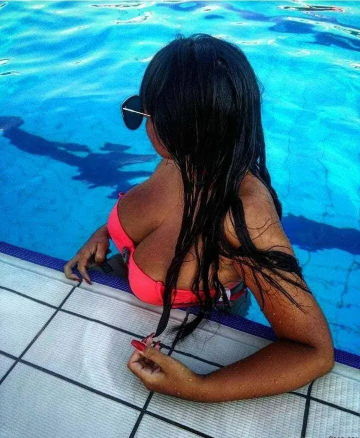 Defne_x